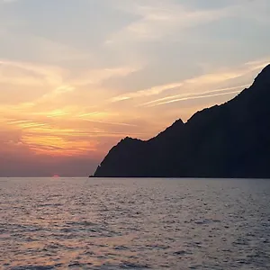 vacation-vernazza.hotelitalianriviera.com/